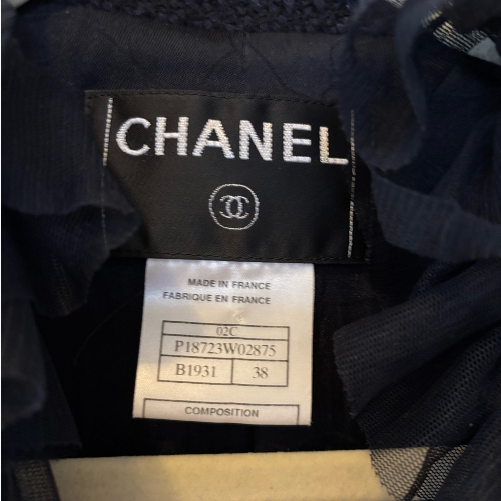 Chanel Ruffled Blazer - Picture 4 of 7